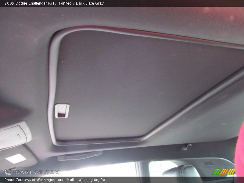 TorRed / Dark Slate Gray 2009 Dodge Challenger R/T
