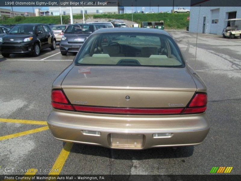 Light Beige Metallic / Beige 1998 Oldsmobile Eighty-Eight