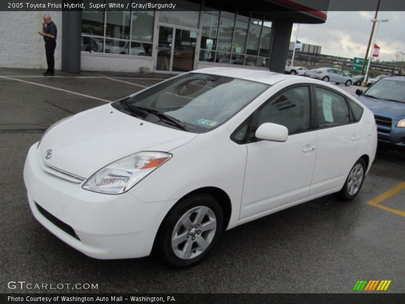 Super White / Gray/Burgundy 2005 Toyota Prius Hybrid