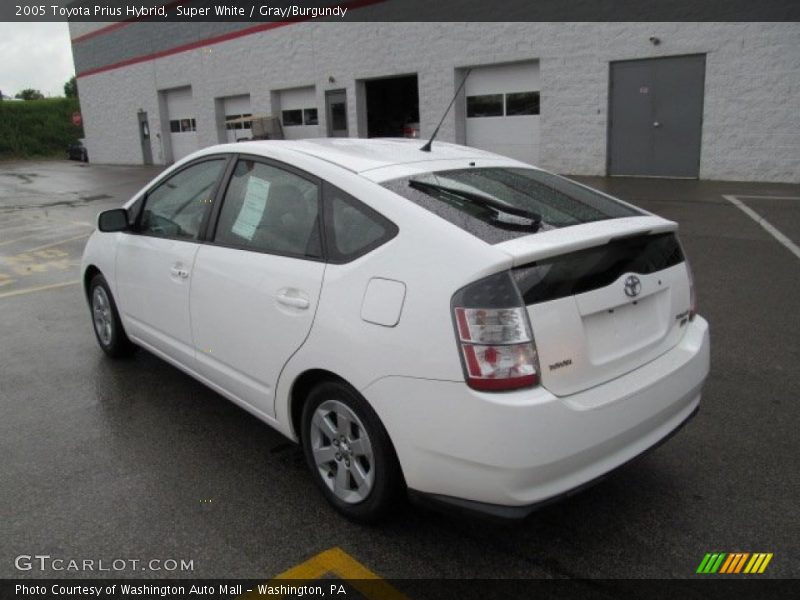 Super White / Gray/Burgundy 2005 Toyota Prius Hybrid