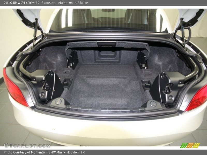  2010 Z4 sDrive30i Roadster Trunk
