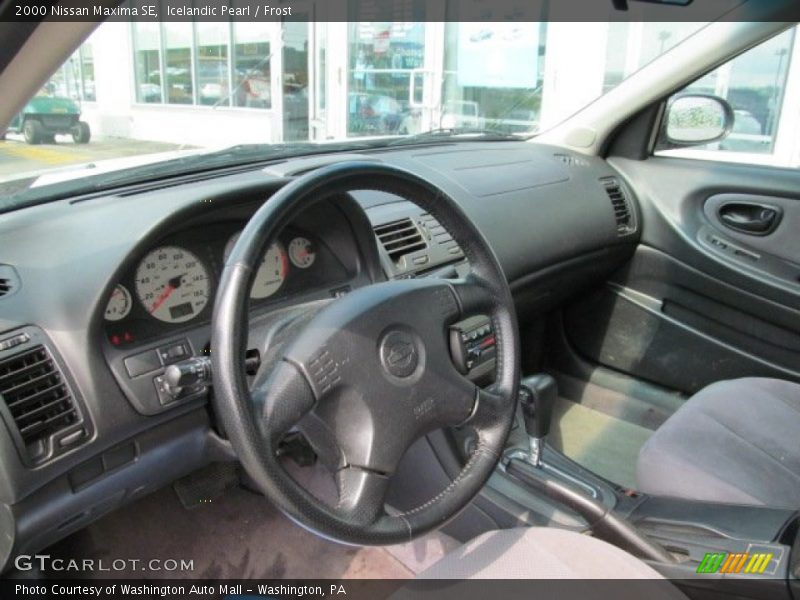 Icelandic Pearl / Frost 2000 Nissan Maxima SE