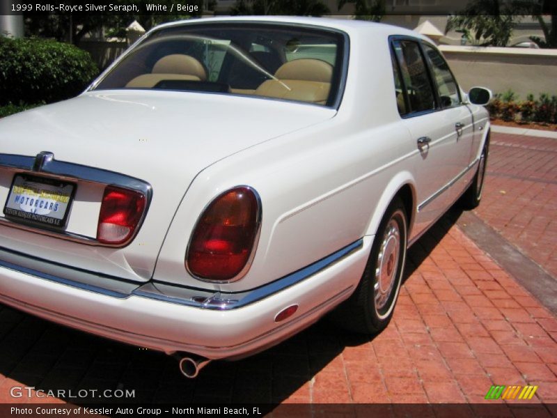 White / Beige 1999 Rolls-Royce Silver Seraph