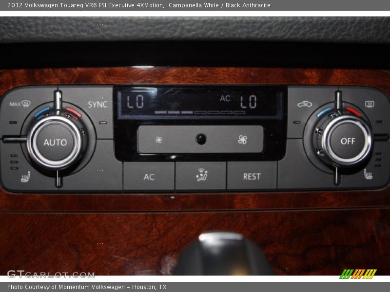 Campanella White / Black Anthracite 2012 Volkswagen Touareg VR6 FSI Executive 4XMotion