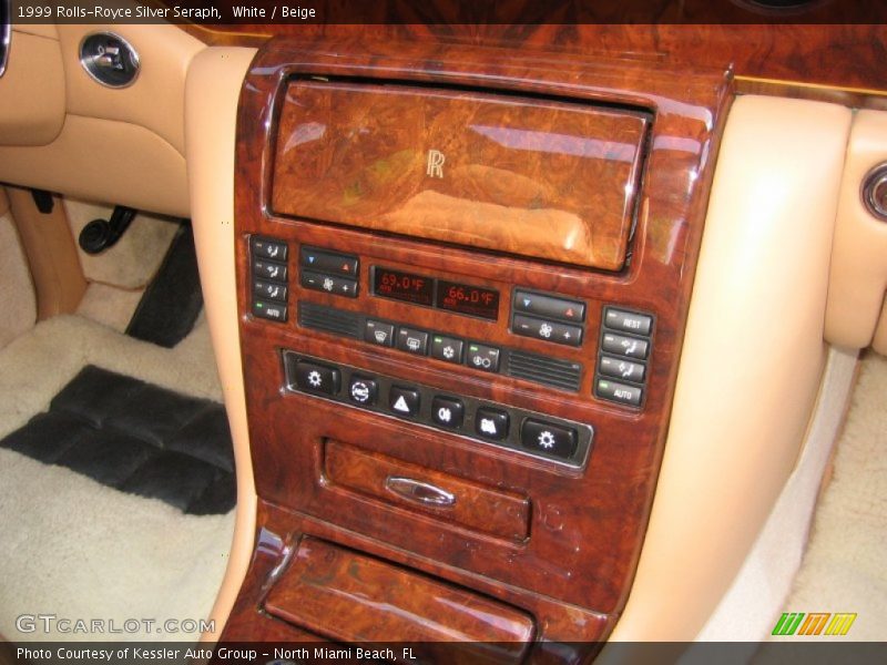 White / Beige 1999 Rolls-Royce Silver Seraph