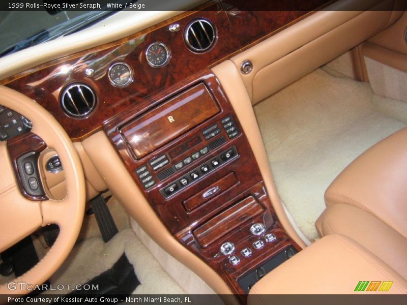 White / Beige 1999 Rolls-Royce Silver Seraph