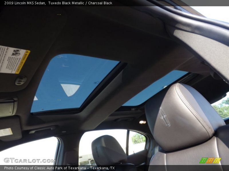 Tuxedo Black Metallic / Charcoal Black 2009 Lincoln MKS Sedan
