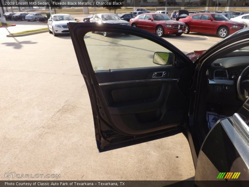 Tuxedo Black Metallic / Charcoal Black 2009 Lincoln MKS Sedan
