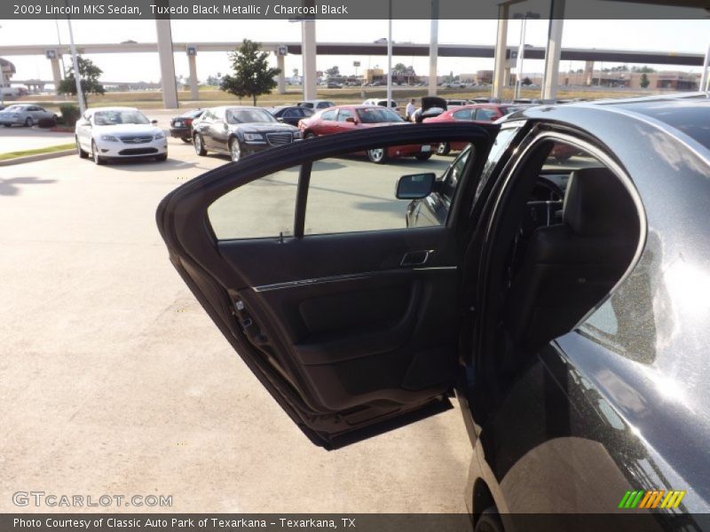 Tuxedo Black Metallic / Charcoal Black 2009 Lincoln MKS Sedan