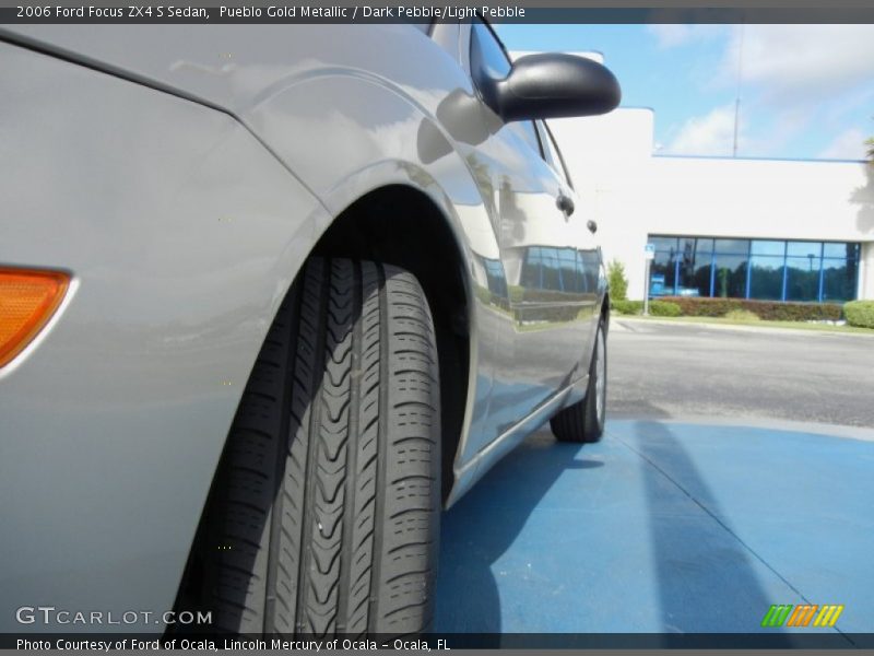 Pueblo Gold Metallic / Dark Pebble/Light Pebble 2006 Ford Focus ZX4 S Sedan