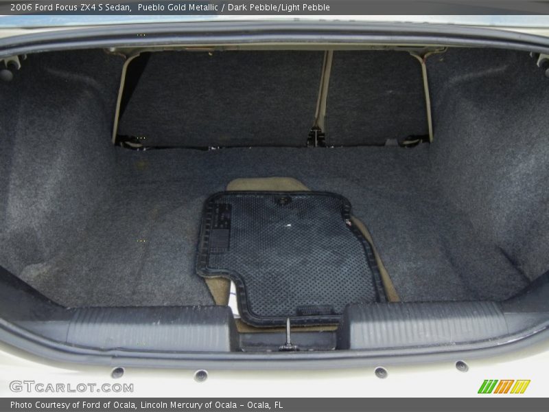Pueblo Gold Metallic / Dark Pebble/Light Pebble 2006 Ford Focus ZX4 S Sedan