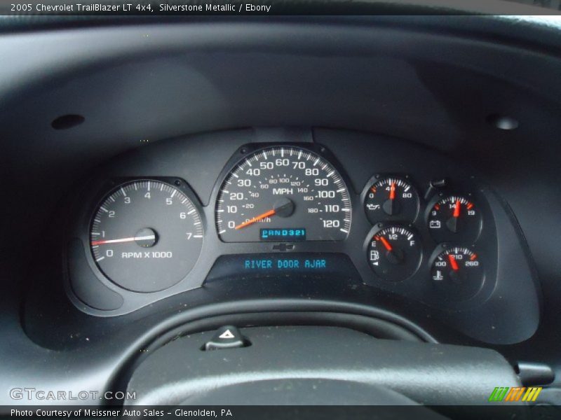 Silverstone Metallic / Ebony 2005 Chevrolet TrailBlazer LT 4x4