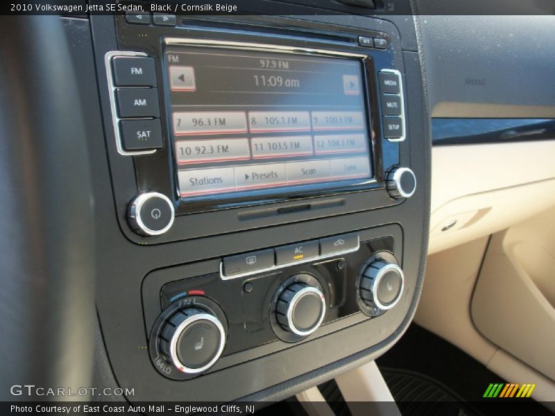 Black / Cornsilk Beige 2010 Volkswagen Jetta SE Sedan