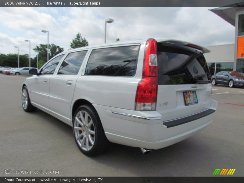 Ice White / Taupe/Light Taupe 2006 Volvo V70 2.5T