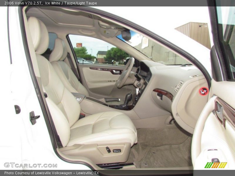 Ice White / Taupe/Light Taupe 2006 Volvo V70 2.5T