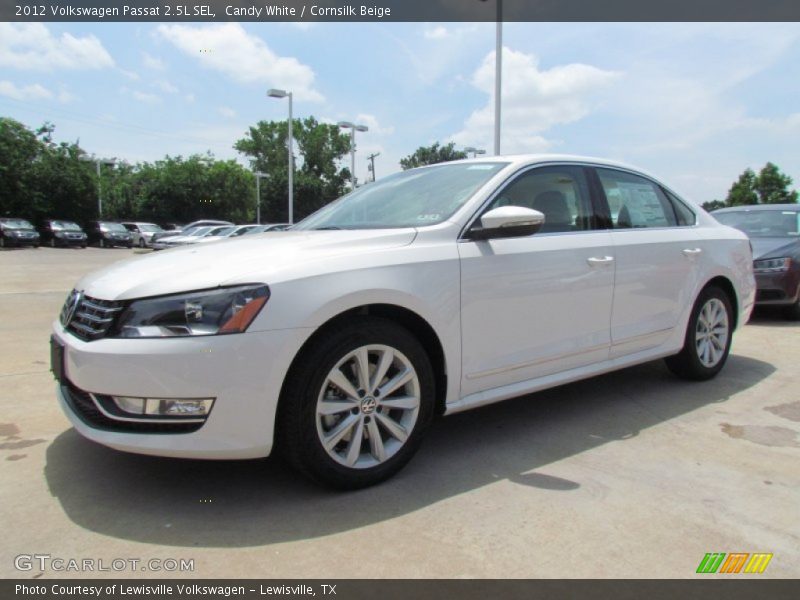 Candy White / Cornsilk Beige 2012 Volkswagen Passat 2.5L SEL