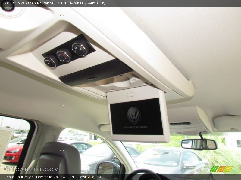 Calla Lily White / Aero Gray 2012 Volkswagen Routan SE