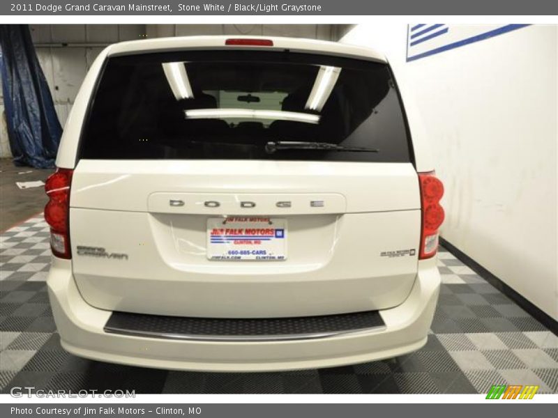 Stone White / Black/Light Graystone 2011 Dodge Grand Caravan Mainstreet