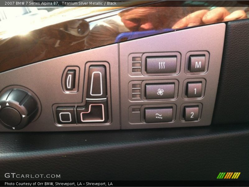 Controls of 2007 7 Series Alpina B7