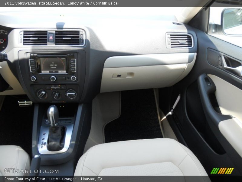 Candy White / Cornsilk Beige 2011 Volkswagen Jetta SEL Sedan