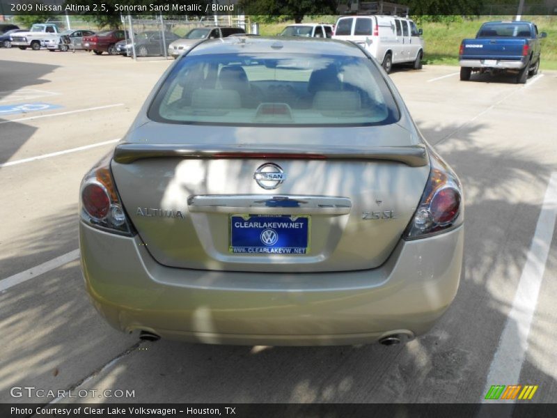 Sonoran Sand Metallic / Blond 2009 Nissan Altima 2.5