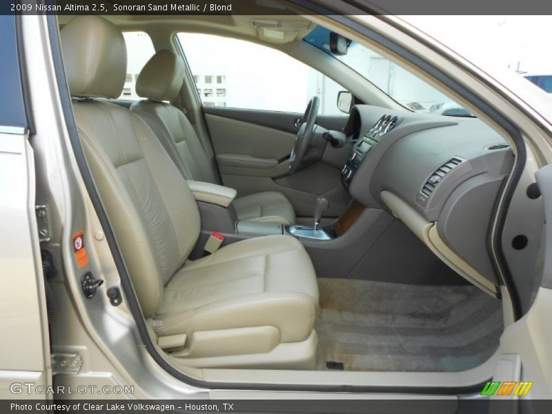 Sonoran Sand Metallic / Blond 2009 Nissan Altima 2.5