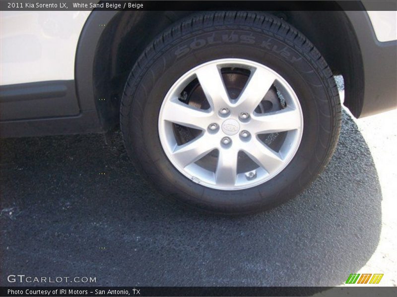 White Sand Beige / Beige 2011 Kia Sorento LX