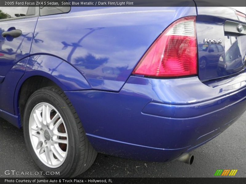 Sonic Blue Metallic / Dark Flint/Light Flint 2005 Ford Focus ZX4 S Sedan
