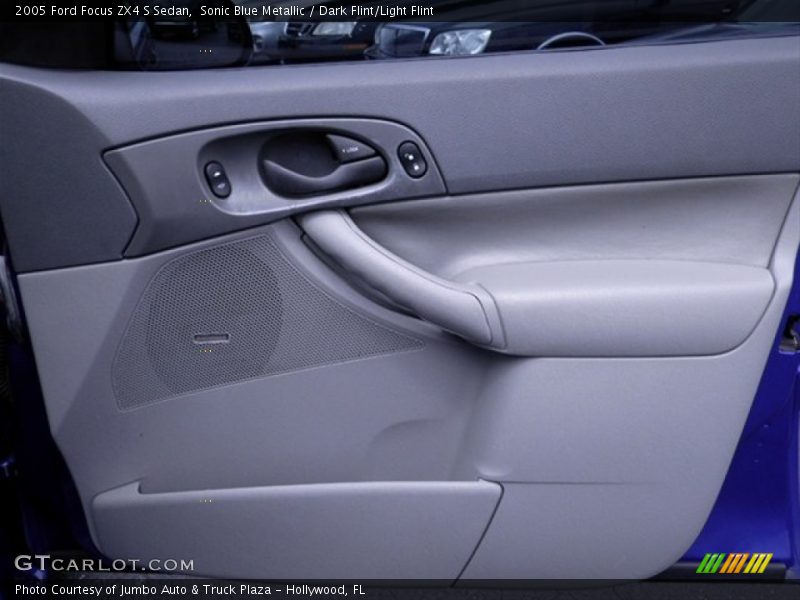 Sonic Blue Metallic / Dark Flint/Light Flint 2005 Ford Focus ZX4 S Sedan