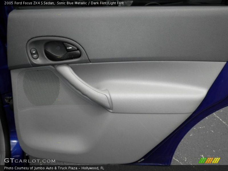 Sonic Blue Metallic / Dark Flint/Light Flint 2005 Ford Focus ZX4 S Sedan