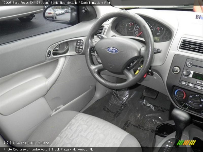 Sonic Blue Metallic / Dark Flint/Light Flint 2005 Ford Focus ZX4 S Sedan
