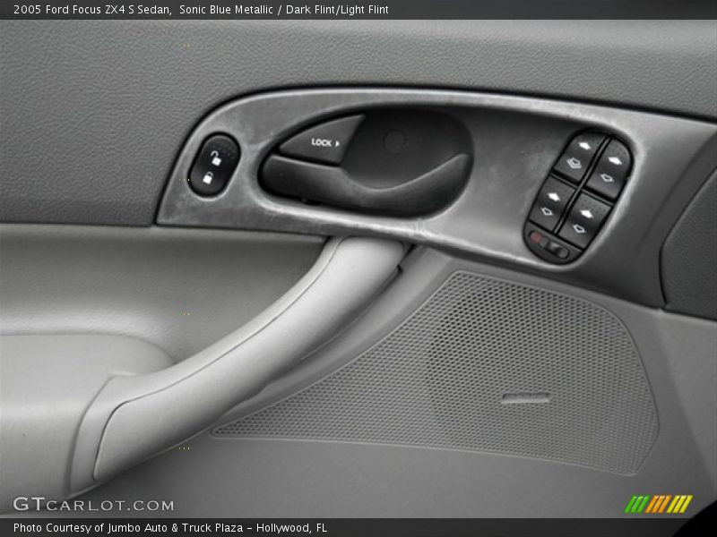 Sonic Blue Metallic / Dark Flint/Light Flint 2005 Ford Focus ZX4 S Sedan