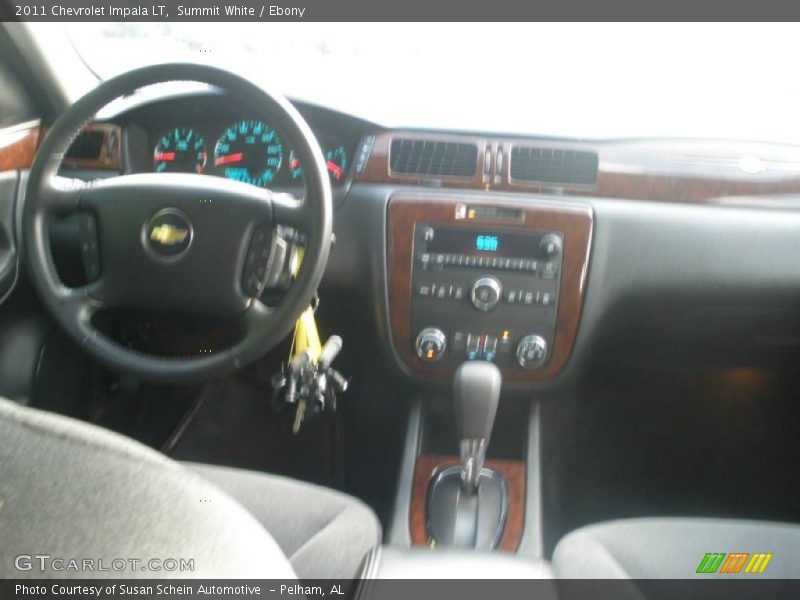 Summit White / Ebony 2011 Chevrolet Impala LT