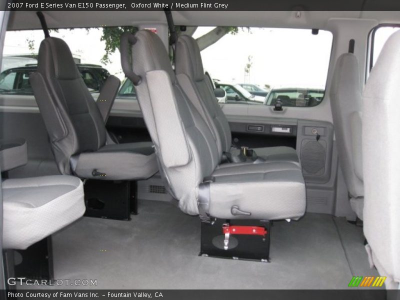 Oxford White / Medium Flint Grey 2007 Ford E Series Van E150 Passenger