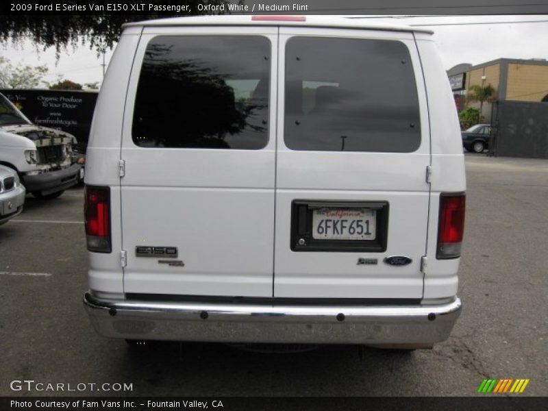 Oxford White / Medium Flint 2009 Ford E Series Van E150 XLT Passenger