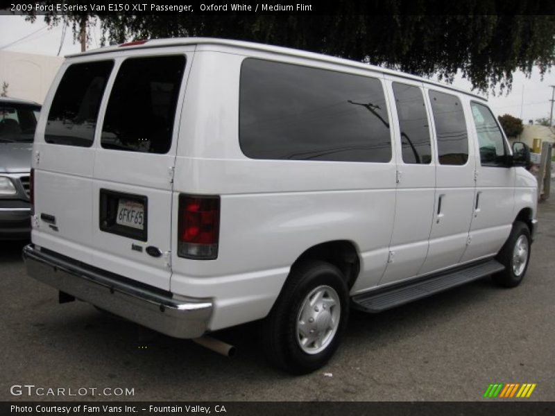 Oxford White / Medium Flint 2009 Ford E Series Van E150 XLT Passenger