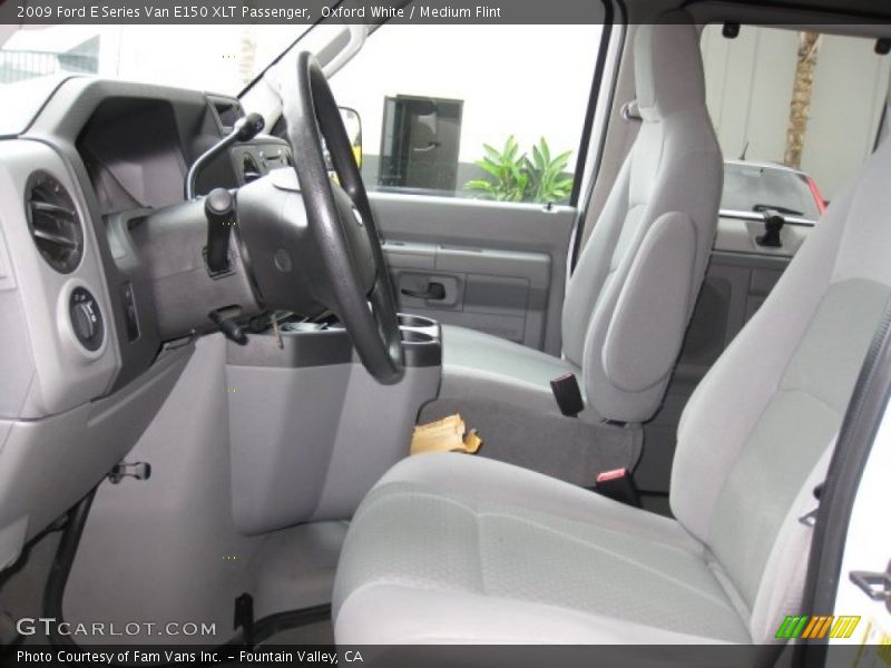 Oxford White / Medium Flint 2009 Ford E Series Van E150 XLT Passenger