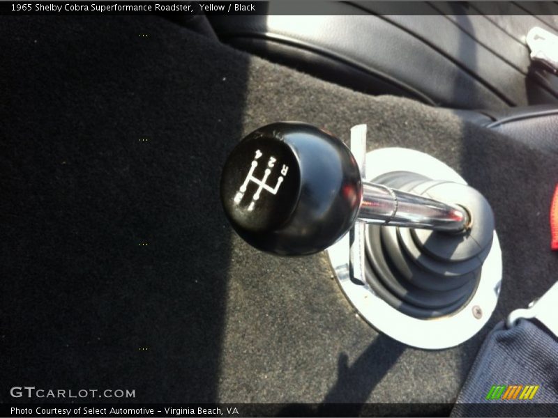 Yellow / Black 1965 Shelby Cobra Superformance Roadster