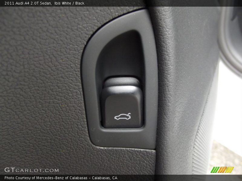 Ibis White / Black 2011 Audi A4 2.0T Sedan