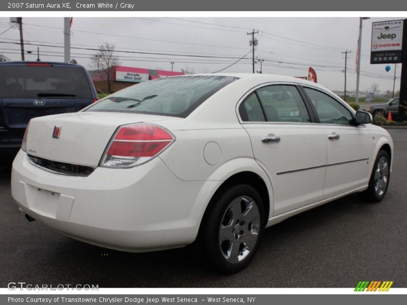 Cream White / Gray 2007 Saturn Aura XE