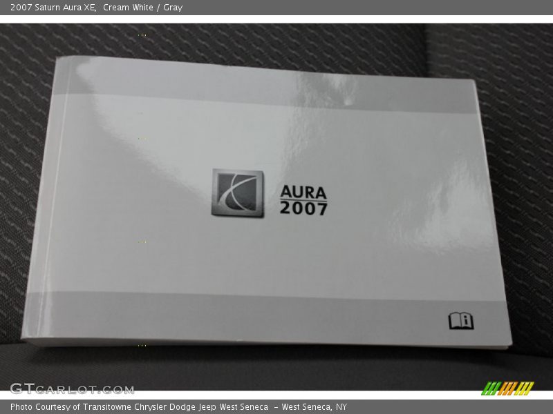 Cream White / Gray 2007 Saturn Aura XE