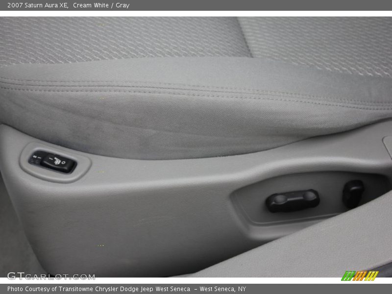 Cream White / Gray 2007 Saturn Aura XE
