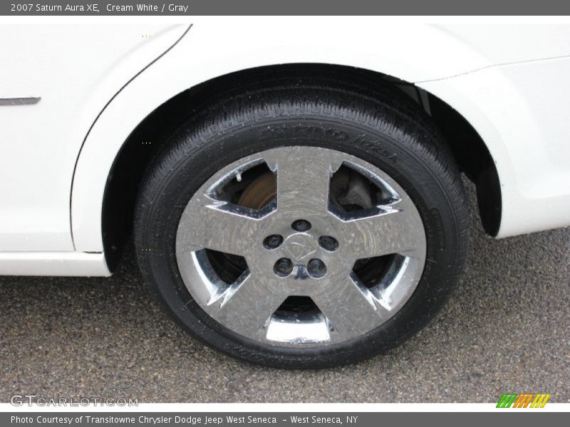 Cream White / Gray 2007 Saturn Aura XE