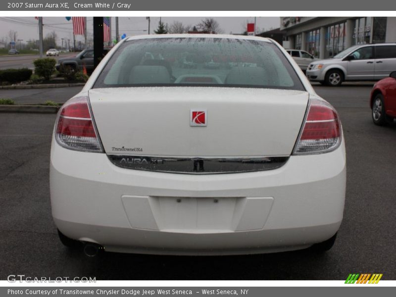 Cream White / Gray 2007 Saturn Aura XE