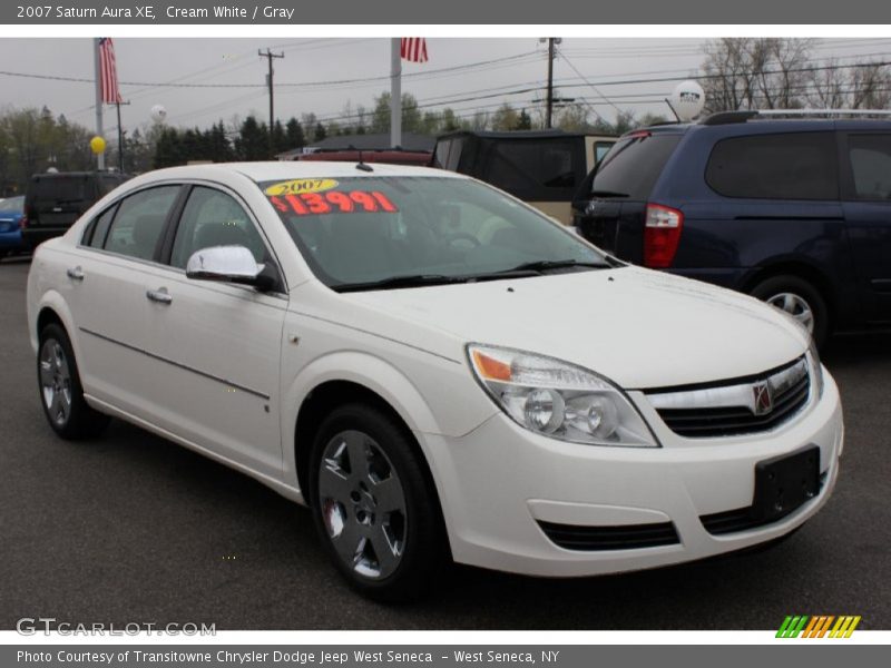 Cream White / Gray 2007 Saturn Aura XE