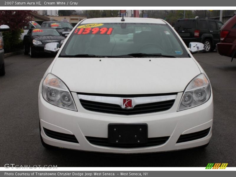 Cream White / Gray 2007 Saturn Aura XE