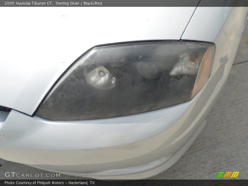 Sterling Silver / Black/Red 2005 Hyundai Tiburon GT