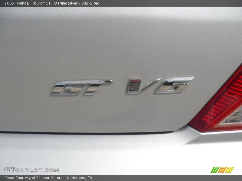 Sterling Silver / Black/Red 2005 Hyundai Tiburon GT