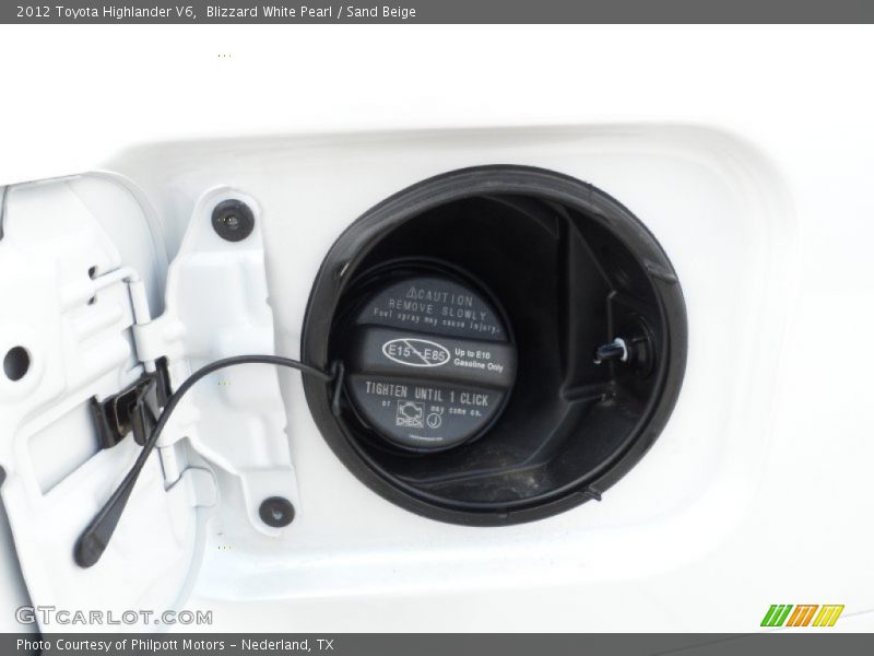 Blizzard White Pearl / Sand Beige 2012 Toyota Highlander V6