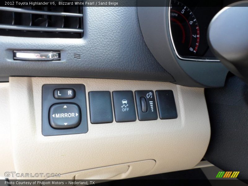 Blizzard White Pearl / Sand Beige 2012 Toyota Highlander V6